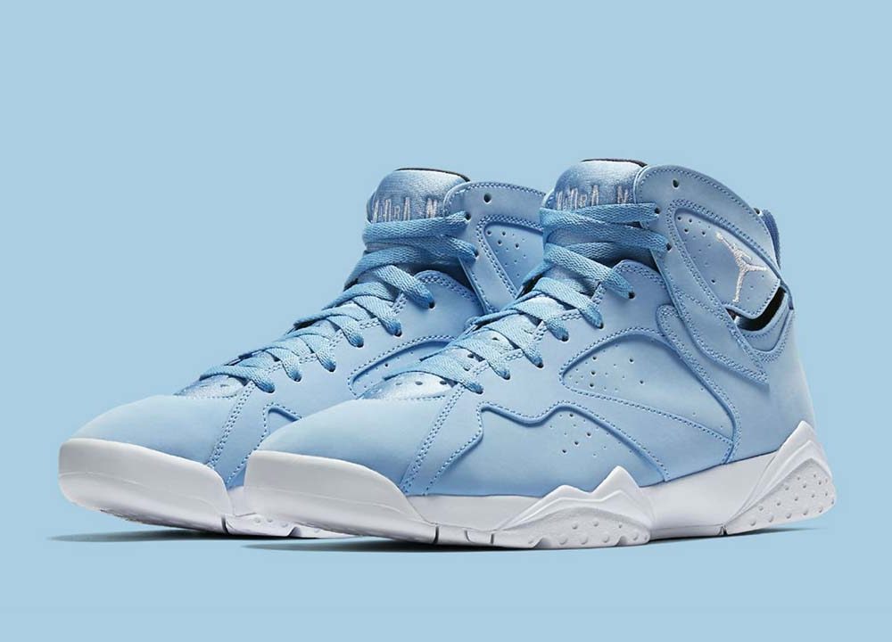 Jordan 7 Retro Pantone